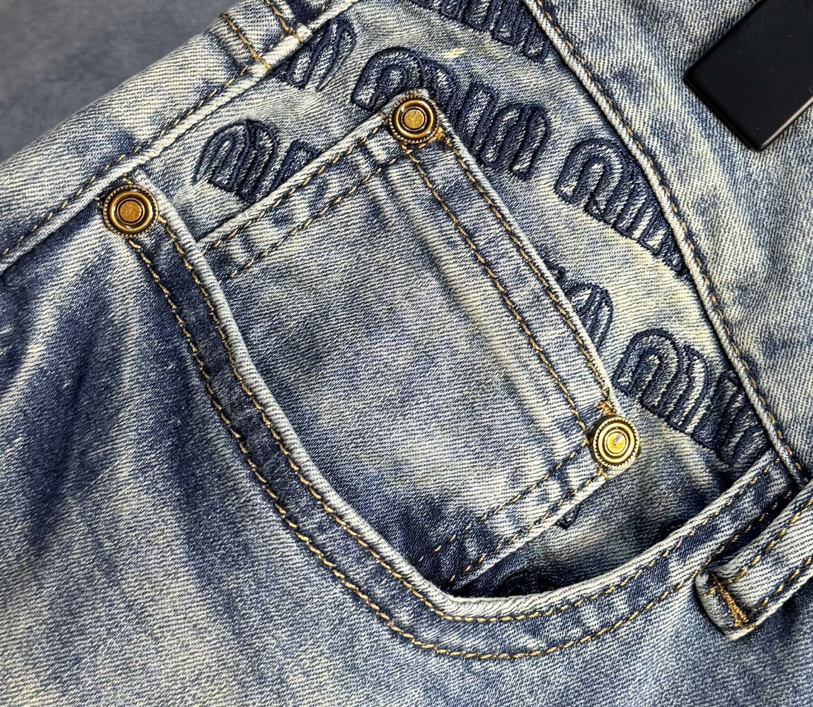 MIU MiU 25ss Jeans: Hot Sales, Comfortable Luxury Pants in Turkish Cotton - 图片 5