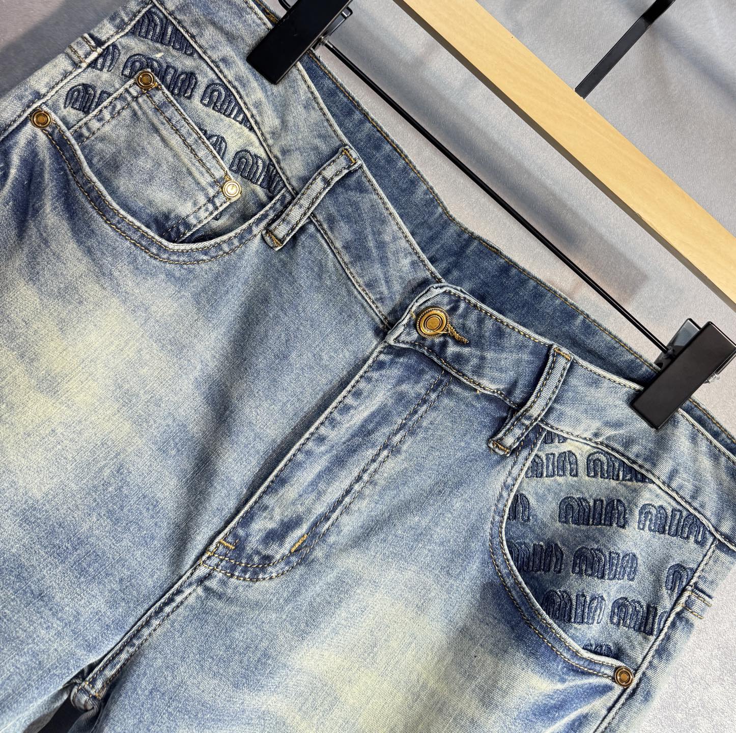 MIU MiU 25ss Jeans: Hot Sales, Comfortable Luxury Pants in Turkish Cotton - 图片 4