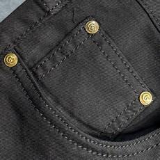 🔥GUCCI 古奇春夏最新品牛仔裤🔥专柜热销款 品味与价值共享 身穿着非常舒适 低调不失奢华 穿出去非常 🔥GUCCI 古奇春夏最新品牛仔裤🔥专柜热销款 品味与价值共享 身穿着非常舒适 低调不失奢华 穿出去非常