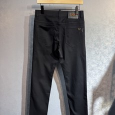 🔥GUCCI 古奇春夏最新品牛仔裤🔥专柜热销款 品味与价值共享 身穿着非常舒适 低调不失奢华 穿出去非常 🔥GUCCI 古奇春夏最新品牛仔裤🔥专柜热销款 品味与价值共享 身穿着非常舒适 低调不失奢华 穿出去非常