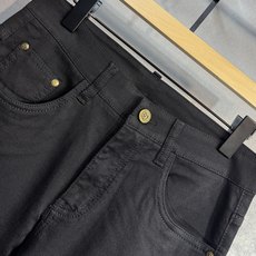 🔥GUCCI 古奇春夏最新品牛仔裤🔥专柜热销款 品味与价值共享 身穿着非常舒适 低调不失奢华 穿出去非常 🔥GUCCI 古奇春夏最新品牛仔裤🔥专柜热销款 品味与价值共享 身穿着非常舒适 低调不失奢华 穿出去非常