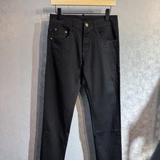 🔥GUCCI 古奇春夏最新品牛仔裤🔥专柜热销款 品味与价值共享 身穿着非常舒适 低调不失奢华 穿出去非常 🔥GUCCI 古奇春夏最新品牛仔裤🔥专柜热销款 品味与价值共享 身穿着非常舒适 低调不失奢华 穿出去非常