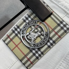 🔥BURBERRY 巴宝莉 春夏最新品牛仔裤🔥专柜热销款 品味与价值共享 身穿着非常舒适 低调不失奢华 🔥BURBERRY 巴宝莉 春夏最新品牛仔裤🔥专柜热销款 品味与价值共享 身穿着非常舒适 低调不失奢华