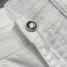 🔥BURBERRY 巴宝莉 春夏最新品牛仔裤🔥专柜热销款 品味与价值共享 身穿着非常舒适 低调不失奢华 🔥BURBERRY 巴宝莉 春夏最新品牛仔裤🔥专柜热销款 品味与价值共享 身穿着非常舒适 低调不失奢华