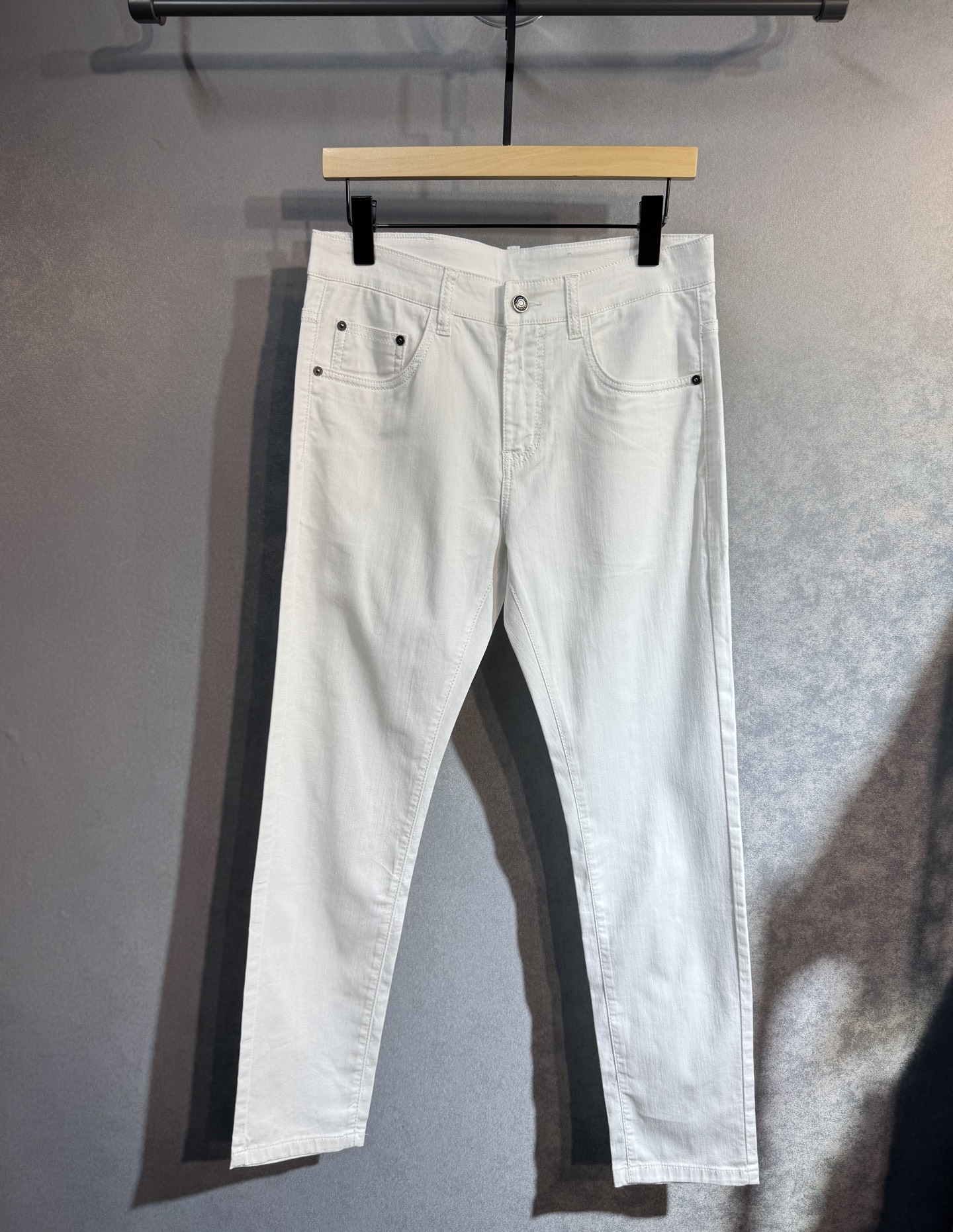 🔥BURBERRY 巴宝莉 春夏最新品牛仔裤🔥专柜热销款 品味与价值共享 身穿着非常舒适 低调不失奢华 