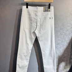 🔥BURBERRY 巴宝莉 春夏最新品牛仔裤🔥专柜热销款 品味与价值共享 身穿着非常舒适 低调不失奢华 🔥BURBERRY 巴宝莉 春夏最新品牛仔裤🔥专柜热销款 品味与价值共享 身穿着非常舒适 低调不失奢华