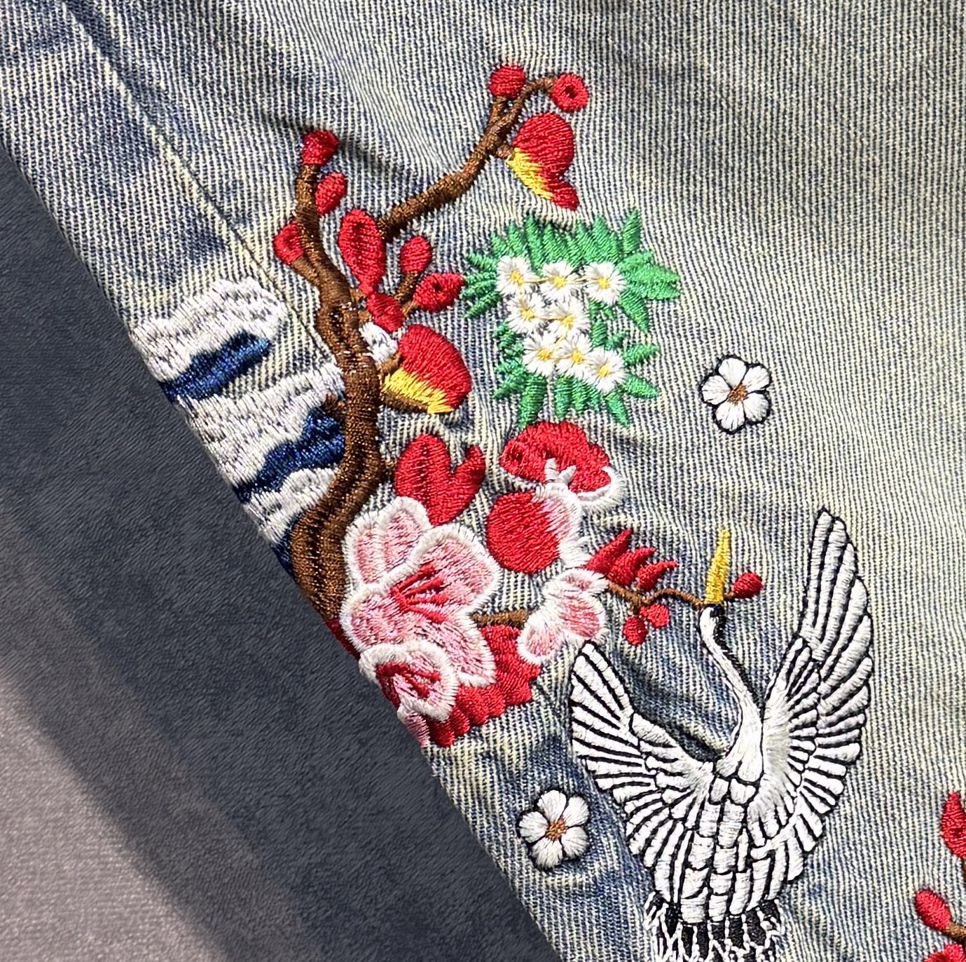 🔥AMIRI 阿米里 25ss新品阔腿牛仔裤🔥潮流前线 专柜热销款 品味与价值共享 身穿着非常舒适 低调