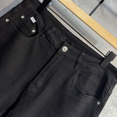🔥DIOR 迪奥秋冬最新品牛仔裤🔥专柜热销款 品味与价值共享 身穿着非常舒适 低调不失奢华 穿出去非常有 🔥DIOR 迪奥秋冬最新品牛仔裤🔥专柜热销款 品味与价值共享 身穿着非常舒适 低调不失奢华 穿出去非常有
