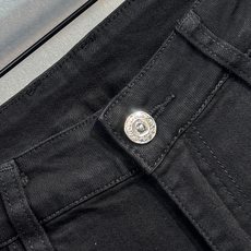 🔥DIOR 迪奥秋冬最新品牛仔裤🔥专柜热销款 品味与价值共享 身穿着非常舒适 低调不失奢华 穿出去非常有 🔥DIOR 迪奥秋冬最新品牛仔裤🔥专柜热销款 品味与价值共享 身穿着非常舒适 低调不失奢华 穿出去非常有