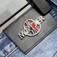 🔥MONCLER 蒙口 秋冬最新品牛仔裤🔥专柜热销款 品味与价值共享 身穿着非常舒适 低调不失奢华 穿出 🔥MONCLER 蒙口 秋冬最新品牛仔裤🔥专柜热销款 品味与价值共享 身穿着非常舒适 低调不失奢华 穿出