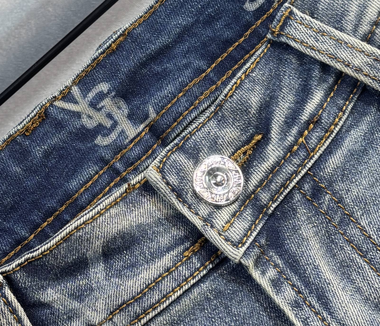 🔥YSL 罗意威 秋冬最新品牛仔裤🔥专柜热销款 品味与价值共享 身穿着非常舒适 低调不失奢华 穿出去非常