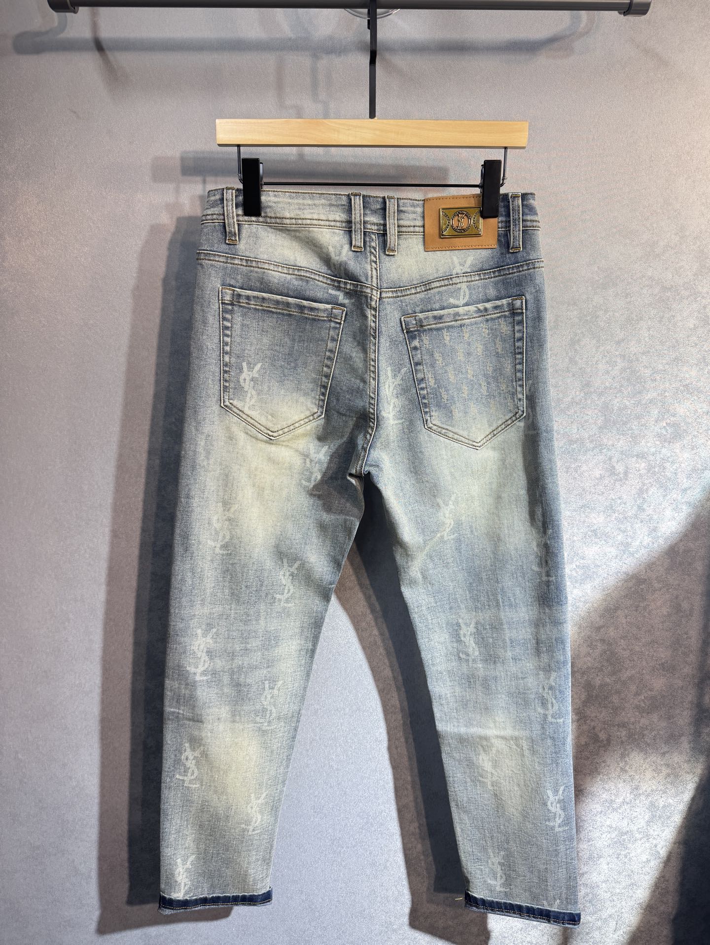 🔥YSL 罗意威 秋冬最新品牛仔裤🔥专柜热销款 品味与价值共享 身穿着非常舒适 低调不失奢华 穿出去非常