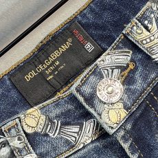 🔥D&G 杜嘉班纳 秋季新款牛仔裤🔥专柜热销款 品味与价值共享 身穿着非常舒适 低调不失奢华 穿出去非常 🔥D&G 杜嘉班纳 秋季新款牛仔裤🔥专柜热销款 品味与价值共享 身穿着非常舒适 低调不失奢华 穿出去非常
