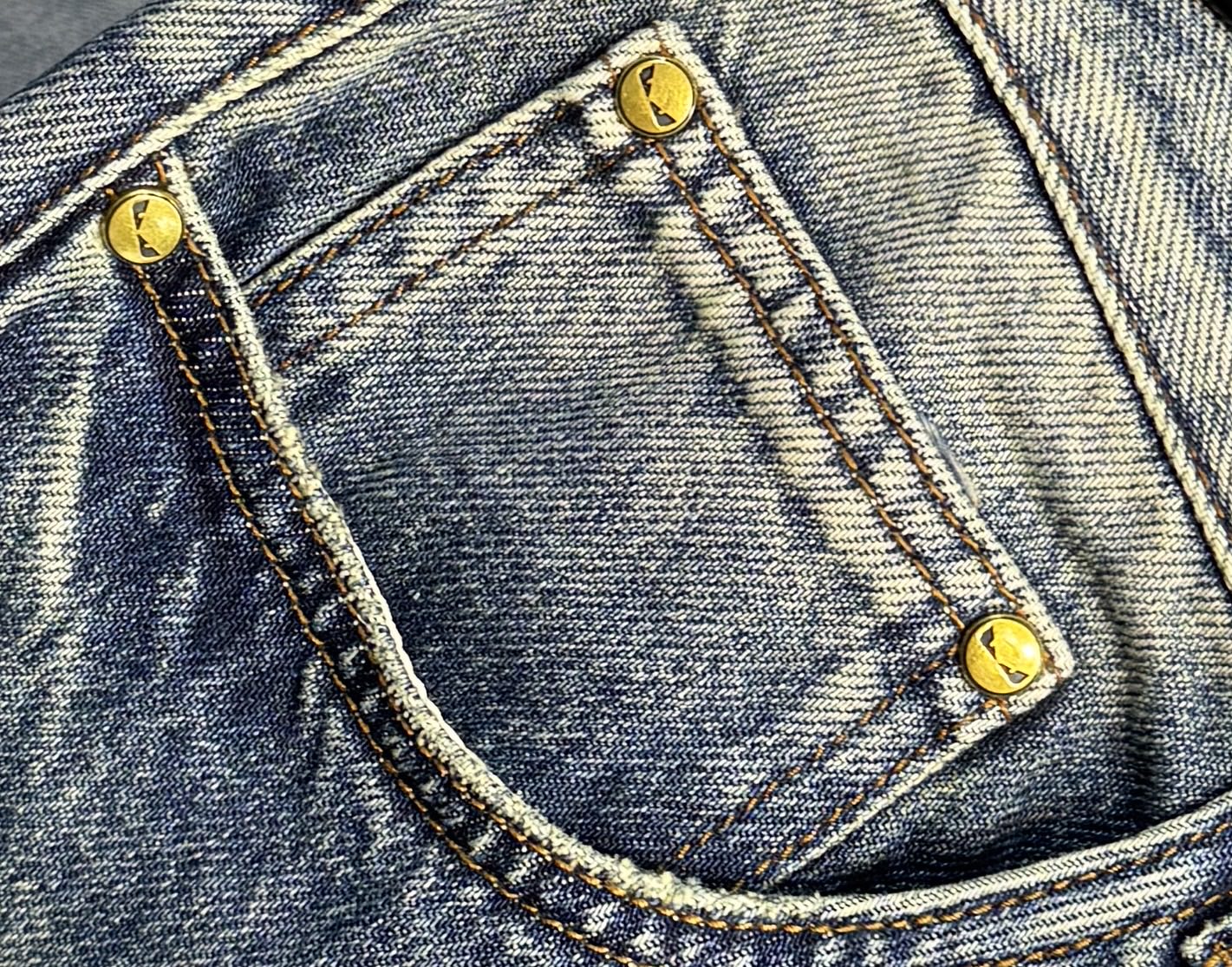 🔥FENDI 芬迪 秋冬新款牛仔裤🔥专柜热销款 品味与价值共享 身穿着非常舒适 低调不失奢华 穿出去非常