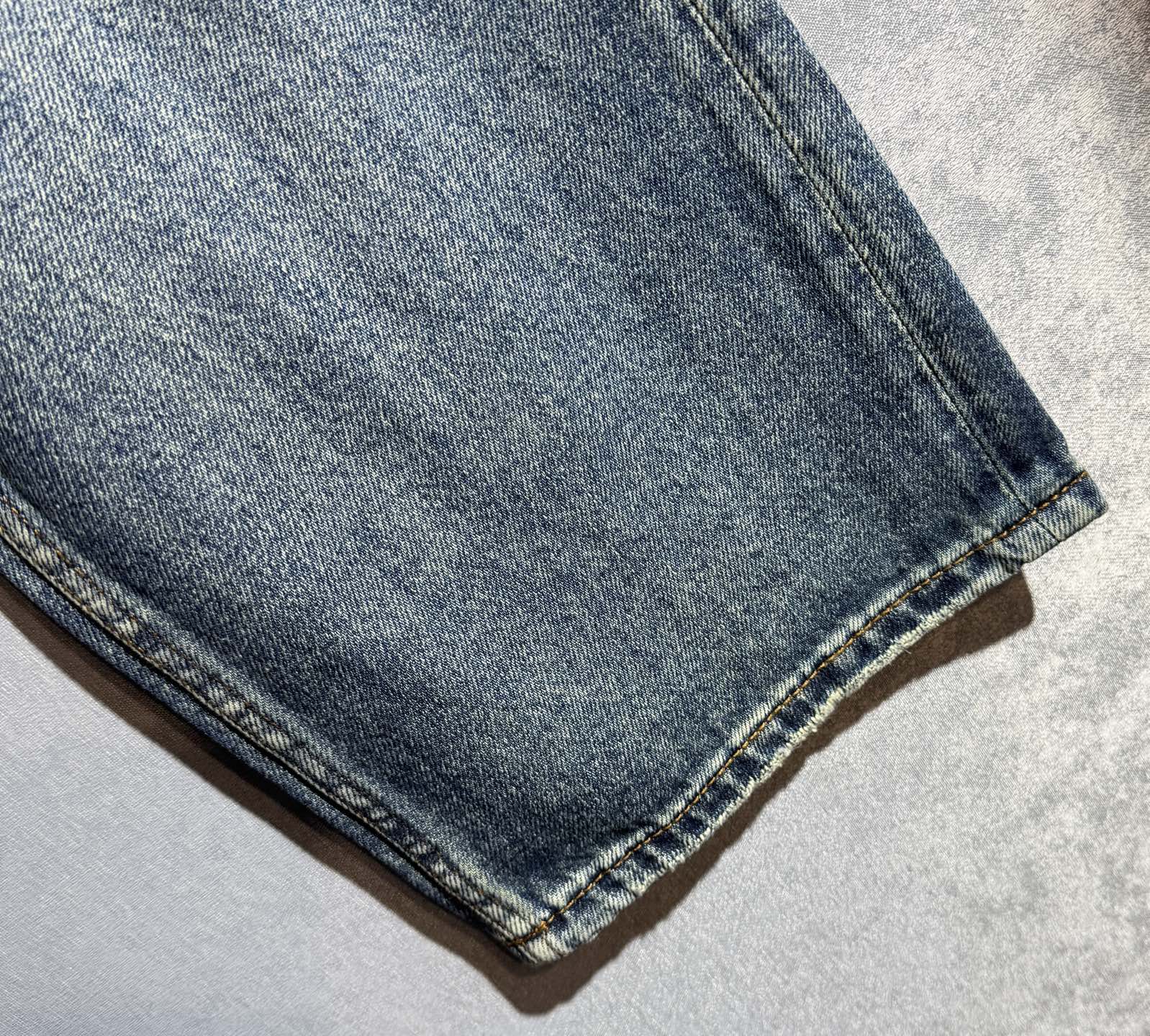 🔥FENDI 芬迪 秋冬新款牛仔裤🔥专柜热销款 品味与价值共享 身穿着非常舒适 低调不失奢华 穿出去非常