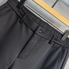 🔥ZEGNA 杰尼亚 25年秋冬新品休闲裤🔥专柜热销款 品味与价值共享 身穿着非常舒适 低调不失奢华 穿 🔥ZEGNA 杰尼亚 25年秋冬新品休闲裤🔥专柜热销款 品味与价值共享 身穿着非常舒适 低调不失奢华 穿