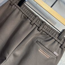 🔥ZEGNA 杰尼亚 25年秋冬新品休闲裤🔥专柜热销款 品味与价值共享 身穿着非常舒适 低调不失奢华 穿 🔥ZEGNA 杰尼亚 25年秋冬新品休闲裤🔥专柜热销款 品味与价值共享 身穿着非常舒适 低调不失奢华 穿