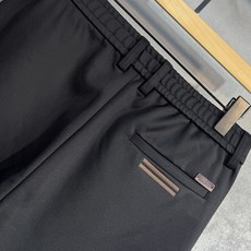 🔥ZEGNA 杰尼亚 25年秋冬新品休闲裤🔥专柜热销款 品味与价值共享 身穿着非常舒适 低调不失奢华 穿 🔥ZEGNA 杰尼亚 25年秋冬新品休闲裤🔥专柜热销款 品味与价值共享 身穿着非常舒适 低调不失奢华 穿
