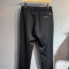 🔥ZEGNA 杰尼亚 25年秋冬新品休闲裤🔥专柜热销款 品味与价值共享 身穿着非常舒适 低调不失奢华 穿 🔥ZEGNA 杰尼亚 25年秋冬新品休闲裤🔥专柜热销款 品味与价值共享 身穿着非常舒适 低调不失奢华 穿