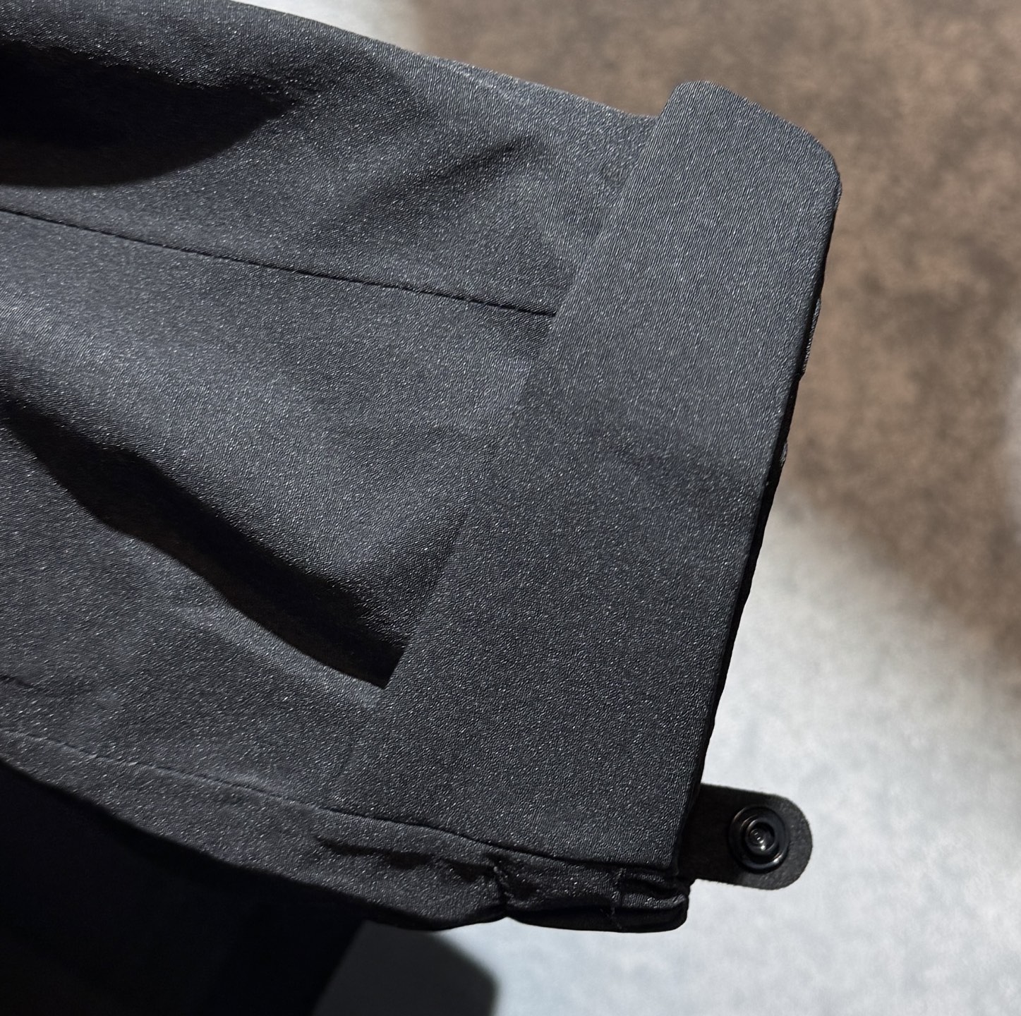 🔥始祖鸟 2025新款秋冬男士新品 防风防雨夹克冲锋衣！连帽外套更是秋冬衣橱里必不可少的一件，百搭单品。