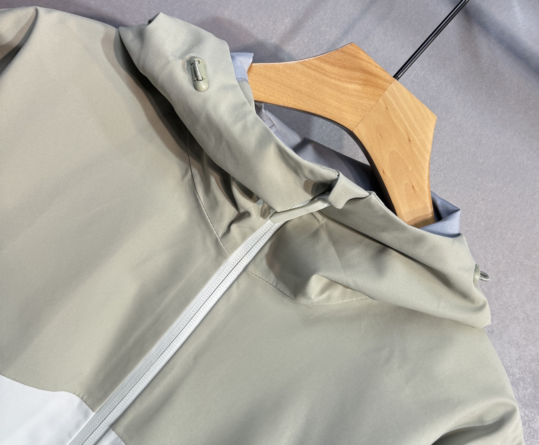 🔥始祖鸟 2025最新款秋冬男士新品 防风防雨夹克冲锋衣！连帽外套更是秋冬衣橱里必不可少的一件！胸口标志