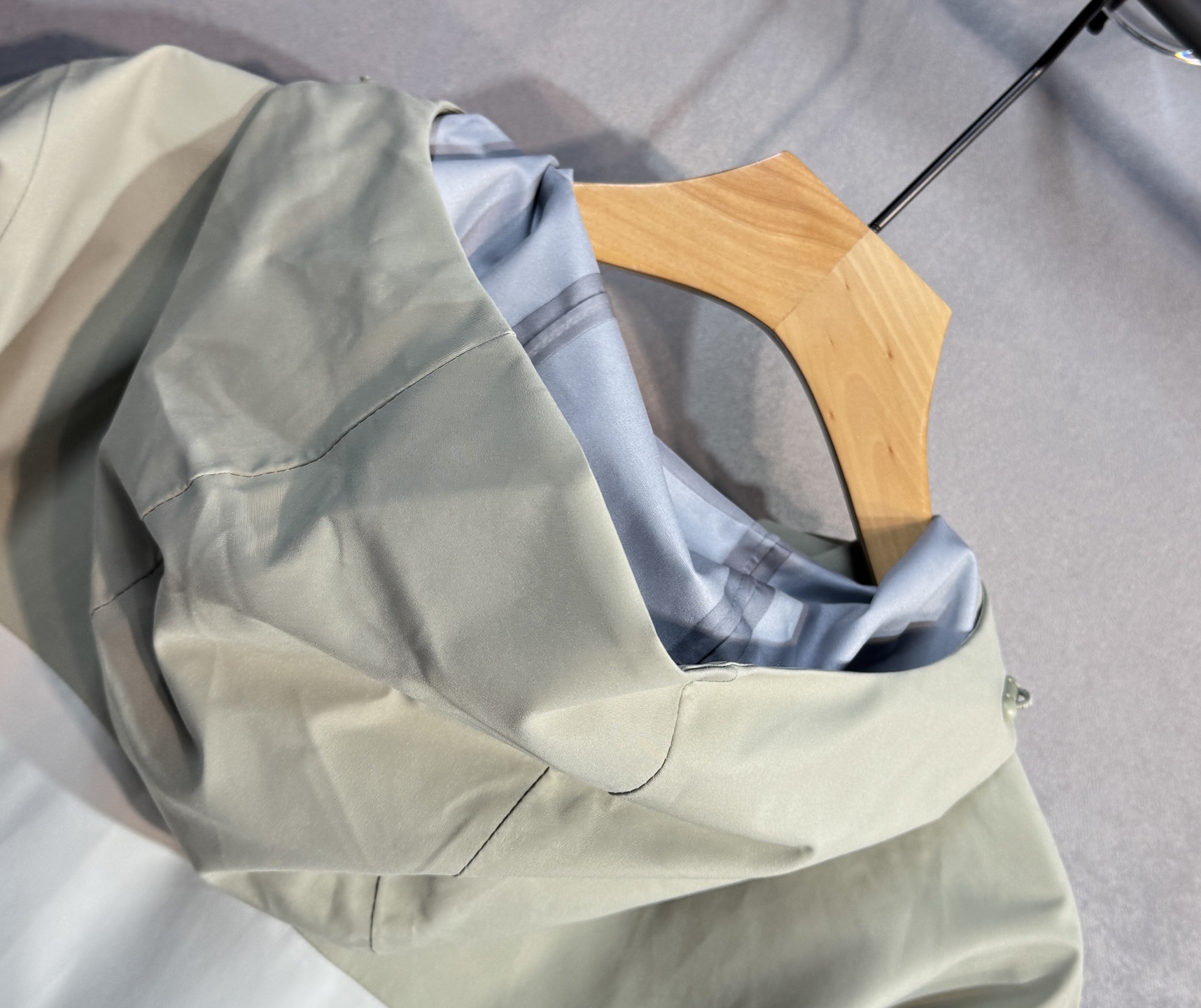 🔥始祖鸟 2025最新款秋冬男士新品 防风防雨夹克冲锋衣！连帽外套更是秋冬衣橱里必不可少的一件！胸口标志