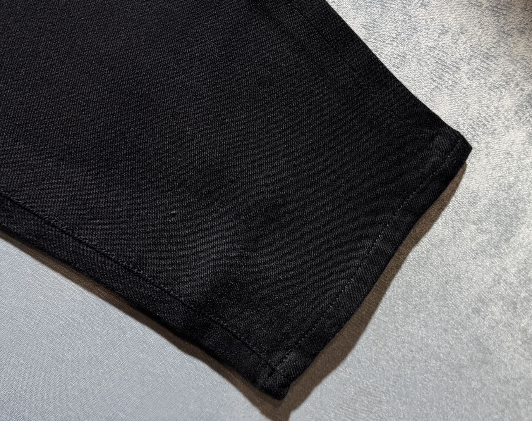 🔥PRADA 普拉达 秋季新款牛仔裤🔥专柜热销款 品味与价值共享 身穿着非常舒适 低调不失奢华 穿出去非