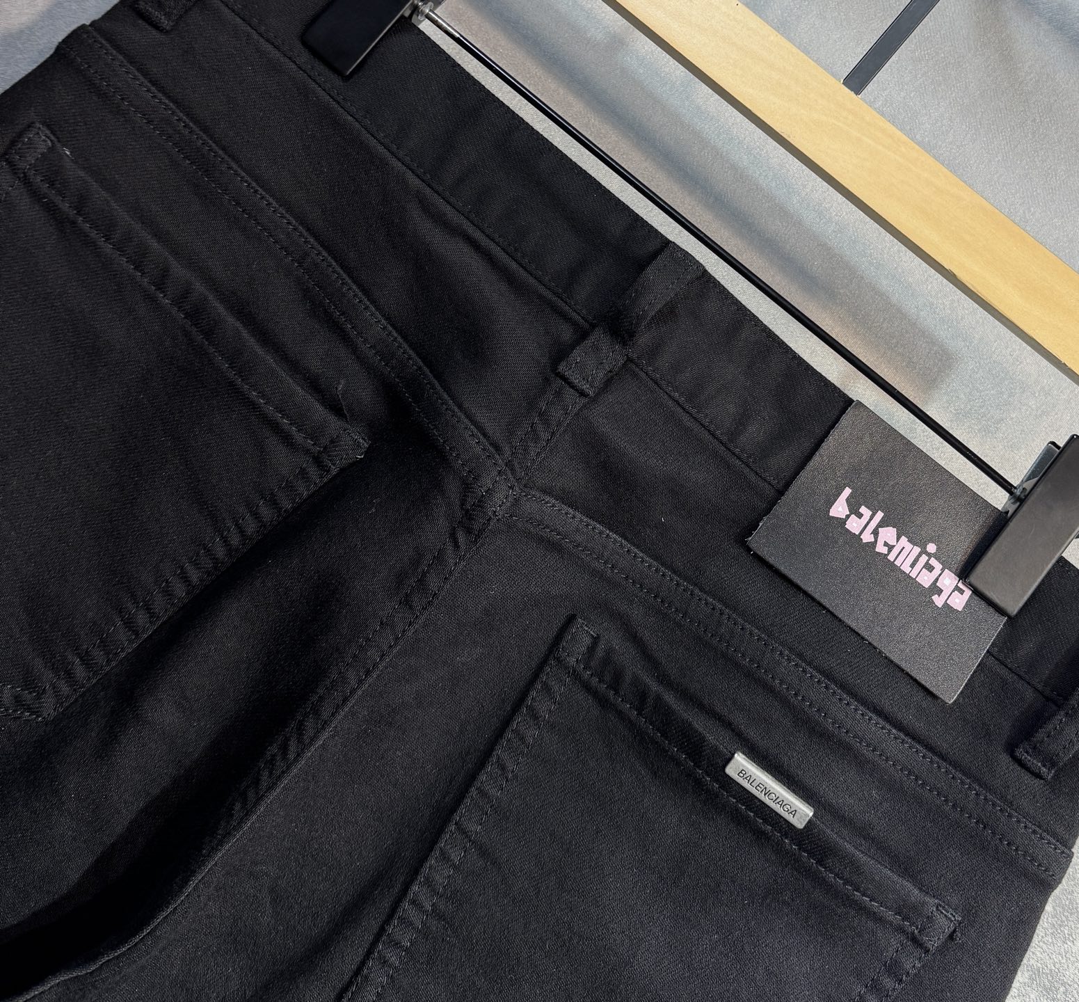 🔥BALENCIGA 巴黎世家 秋季新款牛仔裤🔥专柜热销款 品味与价值共享 身穿着非常舒适 低调不失奢华