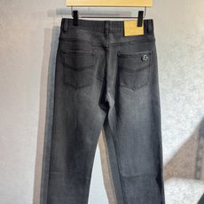 🔥GUCCI 古奇 25ss新品牛仔裤🔥阔腿版型 潮流前线 专柜热销款 品味与价值共享 身穿着非常舒适 🔥GUCCI 古奇 25ss新品牛仔裤🔥阔腿版型 潮流前线 专柜热销款 品味与价值共享 身穿着非常舒适
