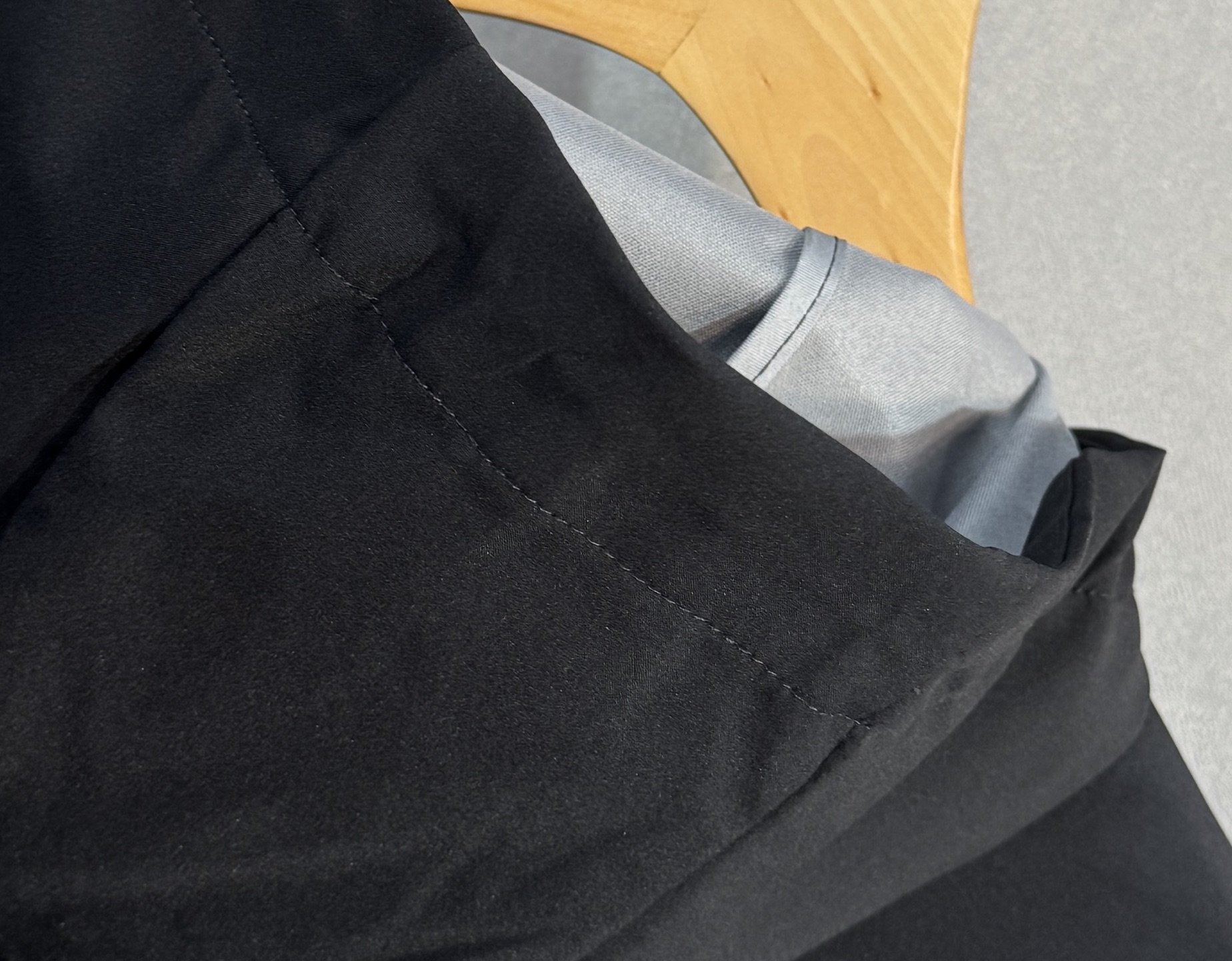 🔥始祖鸟 2025新款秋冬男士新品 防风防雨夹克冲锋衣！连帽外套更是秋冬衣橱里必不可少的一件，百搭单品。