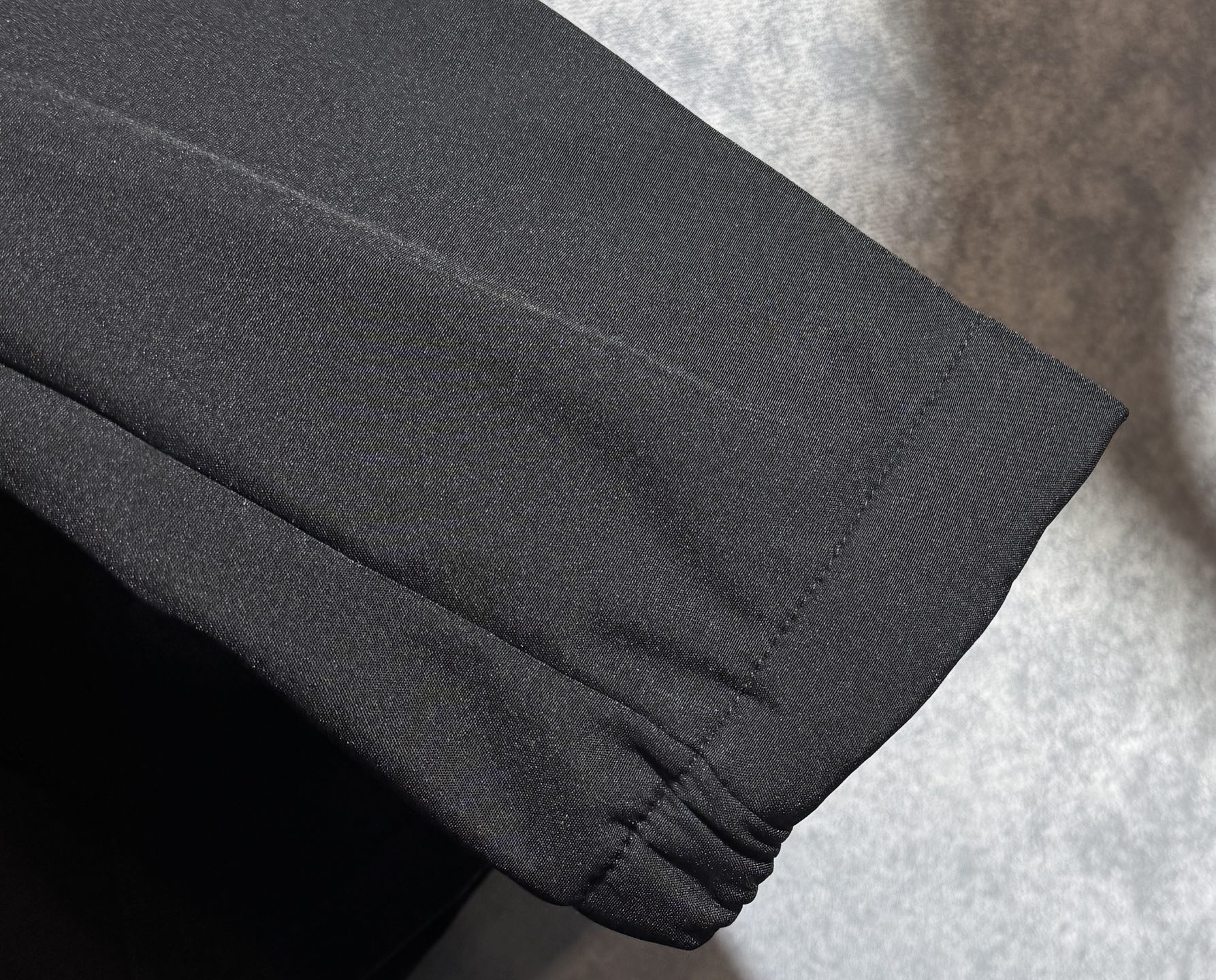 🔥始祖鸟 2025新款秋冬男士新品 防风防雨夹克冲锋衣！连帽外套更是秋冬衣橱里必不可少的一件，百搭单品。