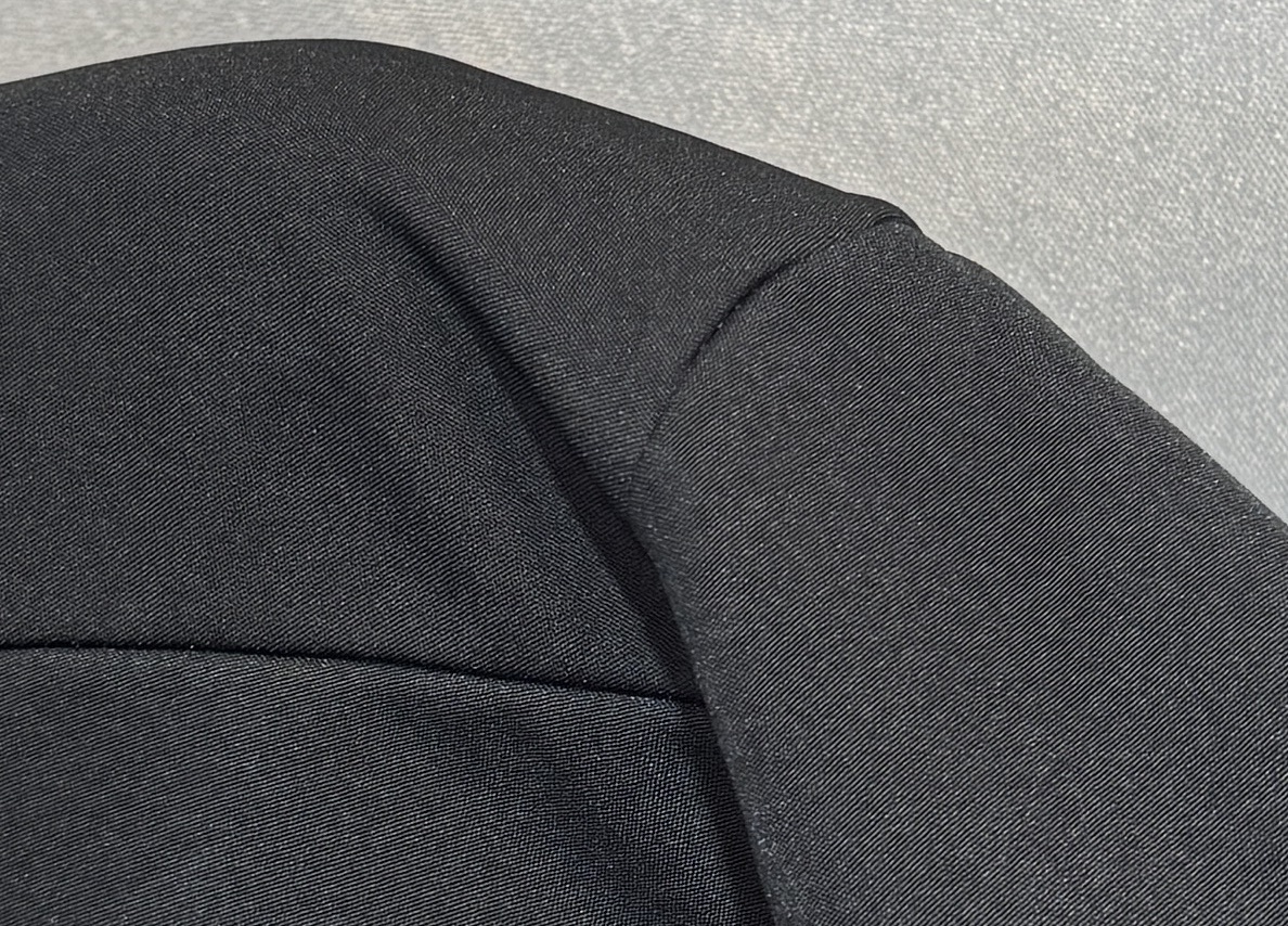 🔥始祖鸟 2025新款秋冬男士新品 防风防雨夹克冲锋衣！连帽外套更是秋冬衣橱里必不可少的一件，百搭单品。