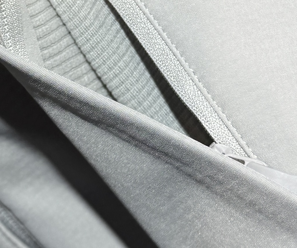 🔥始祖鸟 2025新款秋冬男士新品 防风防雨夹克冲锋衣！连帽外套更是秋冬衣橱里必不可少的一件，百搭单品。