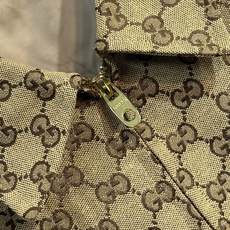 🔥GUCCI 古奇 2025FW秋冬新品外套 该款夹克外层超柔聚酯纤维防风防水,功能与时尚型兼具。100 🔥GUCCI 古奇 2025FW秋冬新品外套 该款夹克外层超柔聚酯纤维防风防水,功能与时尚型兼具。100