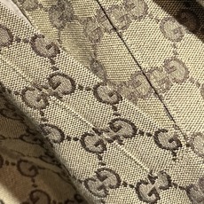 🔥GUCCI 古奇 2025FW秋冬新品外套 该款夹克外层超柔聚酯纤维防风防水,功能与时尚型兼具。100 🔥GUCCI 古奇 2025FW秋冬新品外套 该款夹克外层超柔聚酯纤维防风防水,功能与时尚型兼具。100