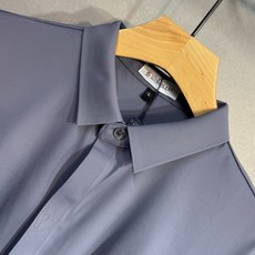 🔥MONCLER 蒙口 2025秋冬新款长袖衬衫 高品质意大利定制面料,抗皱透气舒适,高密度制作,时尚百 🔥MONCLER 蒙口 2025秋冬新款长袖衬衫 高品质意大利定制面料,抗皱透气舒适,高密度制作,时尚百