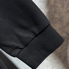 🔥BURBERRY 巴宝莉 25SS新款秋冬长袖 最高版本客供定制高端朱地面料简单时尚款,螺纹拼色螺纹配 🔥BURBERRY 巴宝莉 25SS新款秋冬长袖 最高版本客供定制高端朱地面料简单时尚款,螺纹拼色螺纹配