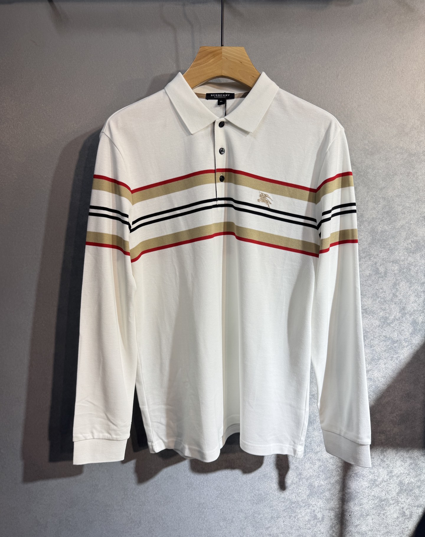 🔥BURBERRY 巴宝莉 25SS新款秋冬长袖 最高版本客供定制高端朱地面料简单时尚款，螺纹拼色螺纹配