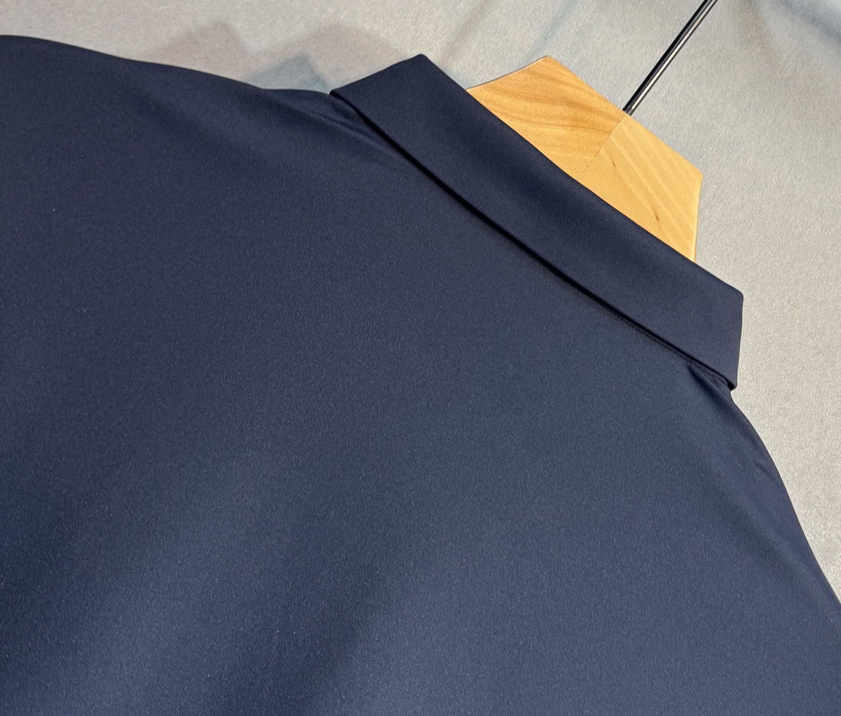 🔥KITON 2025秋冬新款长袖衬衫 高品质意大利定制面料，抗皱透气舒适，高密度制作，时尚百搭，帅气十