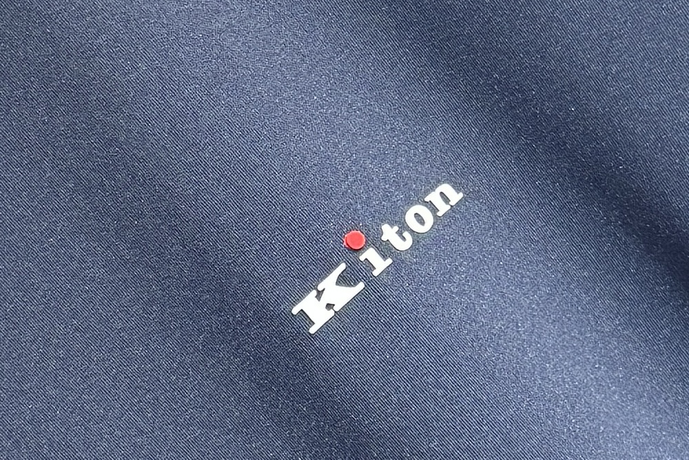 🔥KITON 2025秋冬新款长袖衬衫 高品质意大利定制面料，抗皱透气舒适，高密度制作，时尚百搭，帅气十