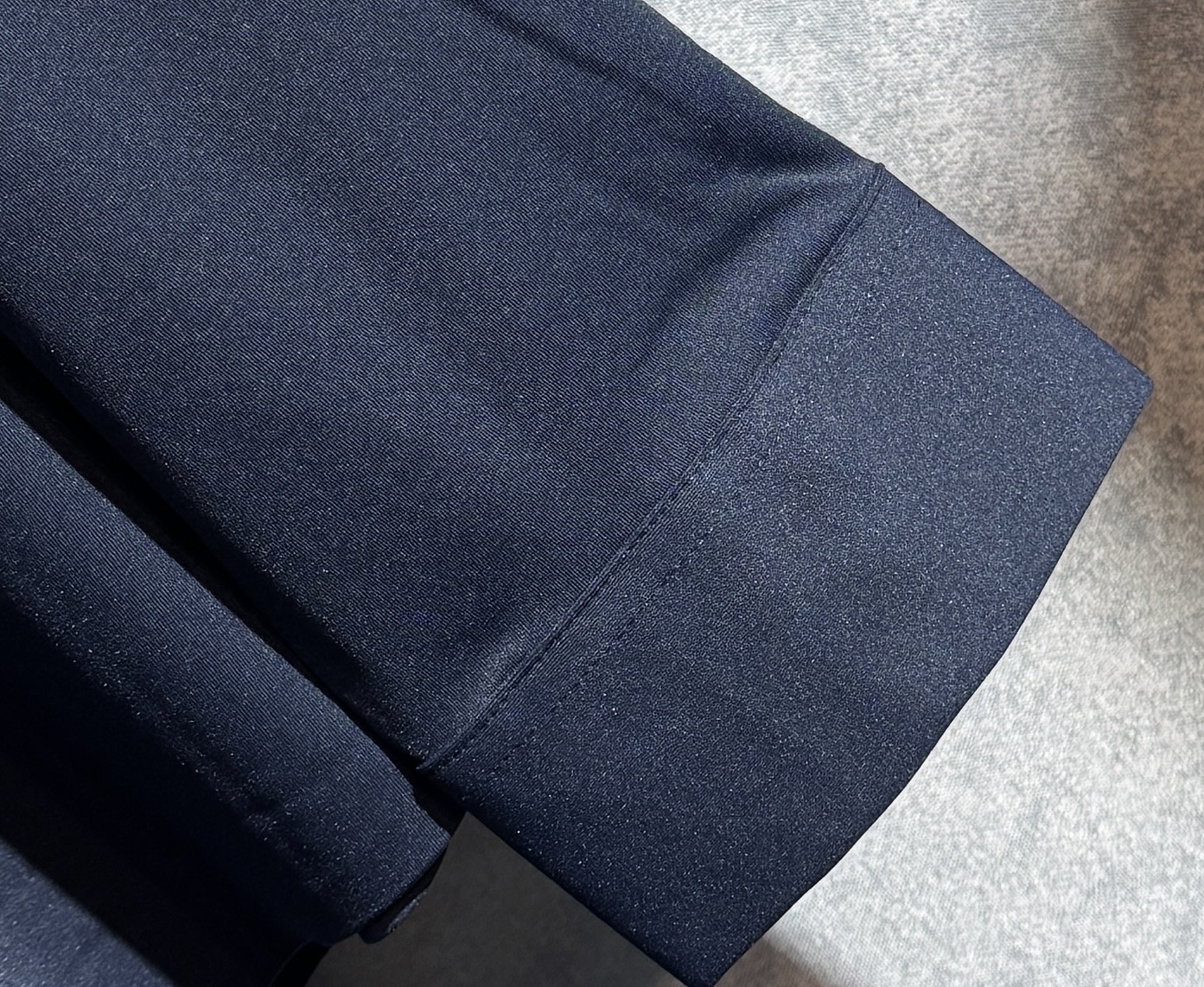 🔥KITON 2025秋冬新款长袖衬衫 高品质意大利定制面料，抗皱透气舒适，高密度制作，时尚百搭，帅气十