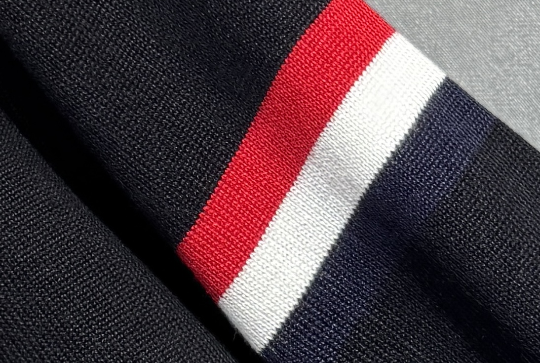 🔥MONCLER 蒙口 25年秋冬新款 经典男士针织毛衣 官网同步新款 采用棉质平纹针织面料精心制作，标