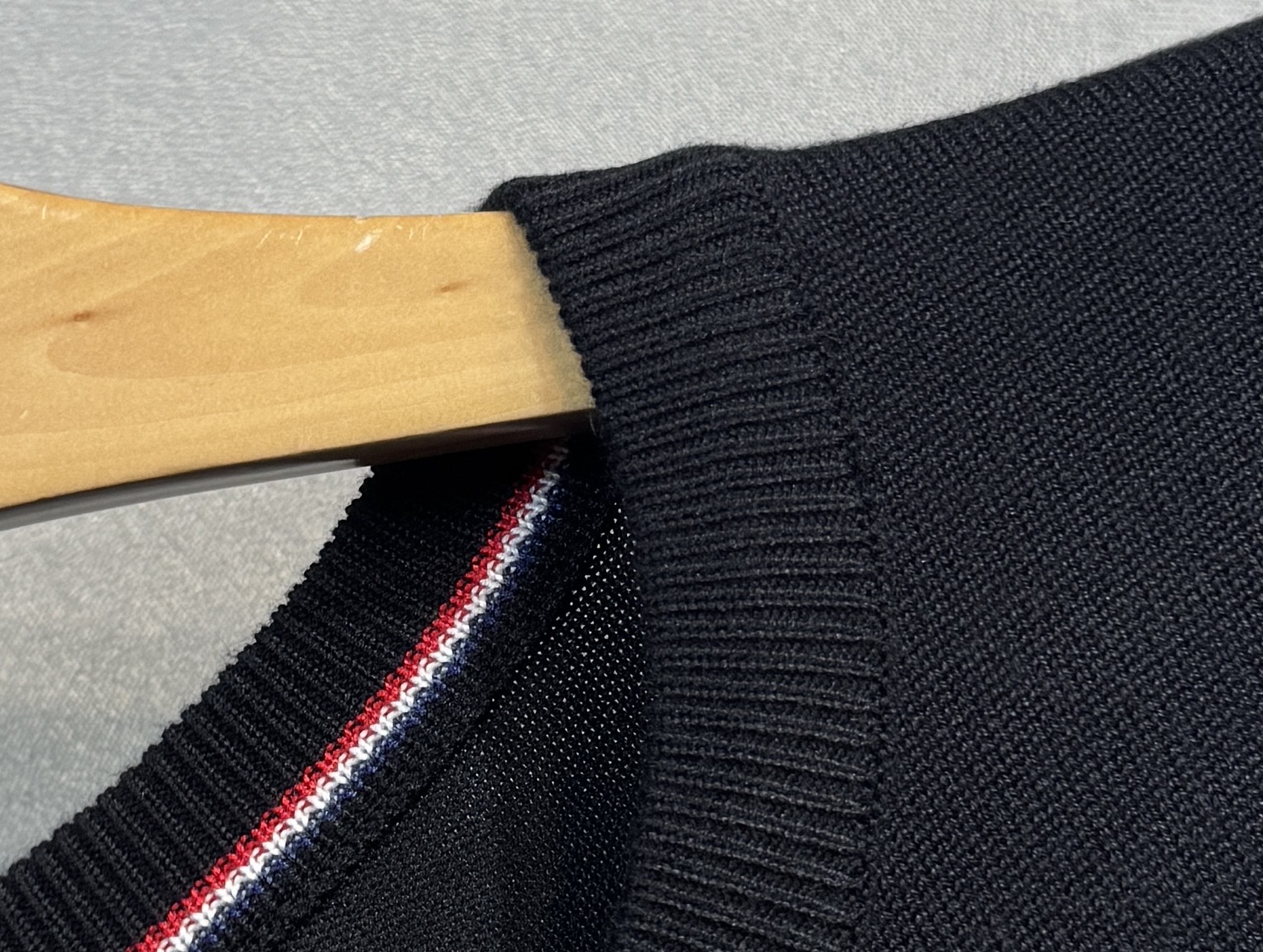 🔥MONCLER 蒙口 25年秋冬新款 经典男士针织毛衣 官网同步新款 采用棉质平纹针织面料精心制作，标