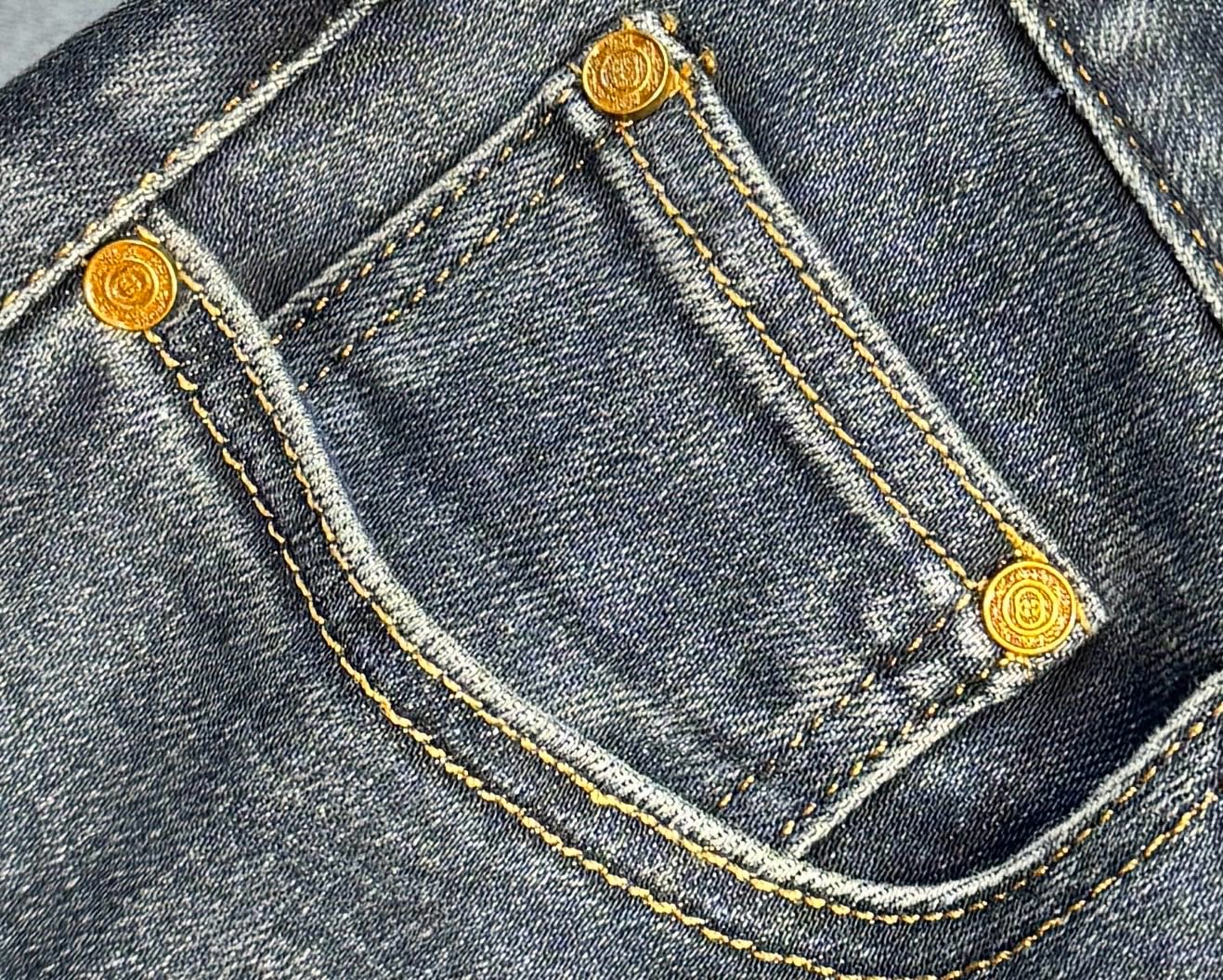 🔥GUCCI 古奇 秋冬新款牛仔裤🔥专柜热销款 品味与价值共享 身穿着非常舒适 低调不失奢华 穿出去非常