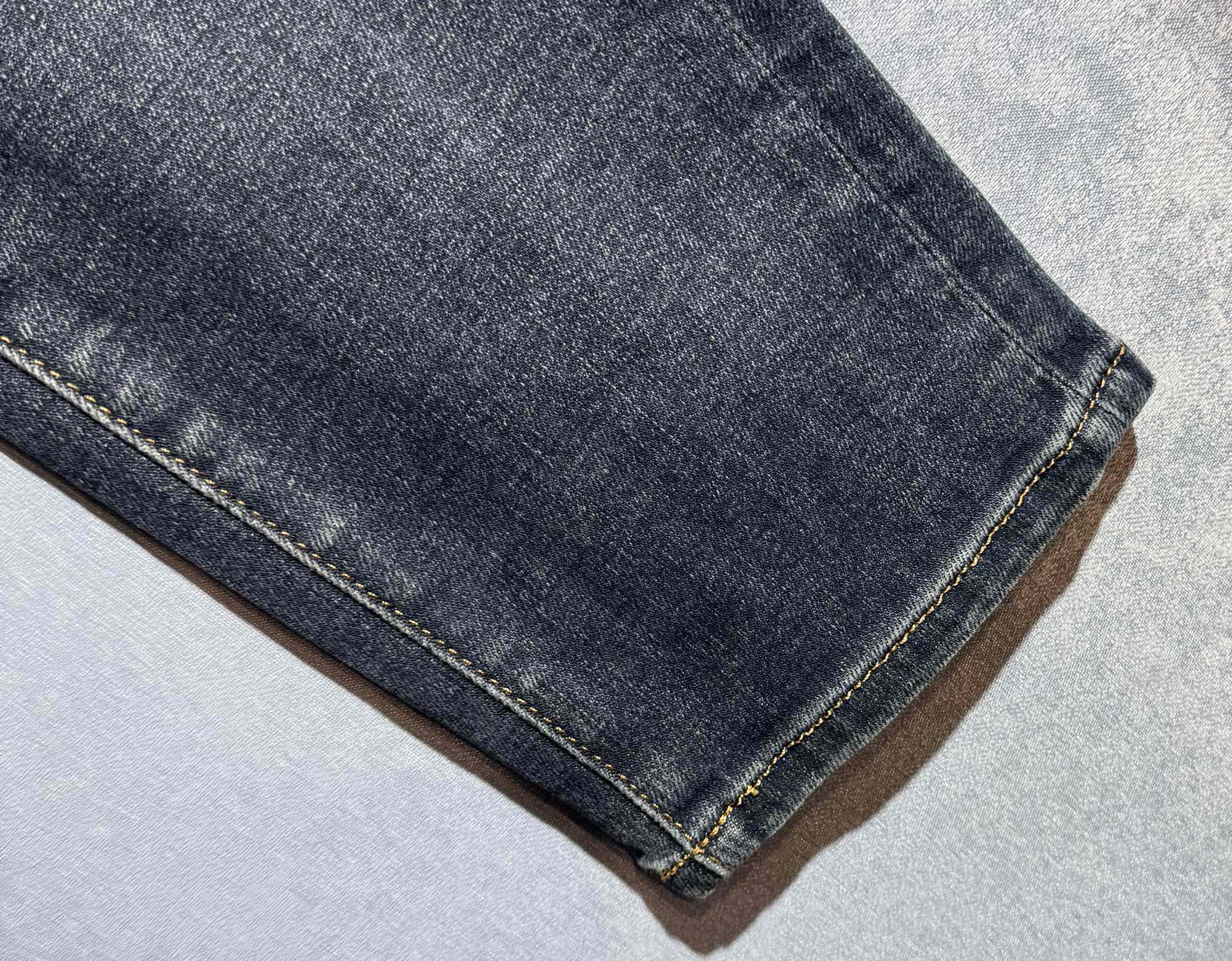 🔥GUCCI 古奇 秋冬新款牛仔裤🔥专柜热销款 品味与价值共享 身穿着非常舒适 低调不失奢华 穿出去非常