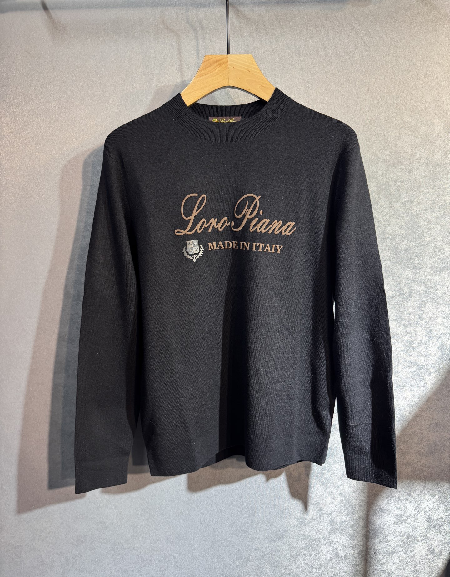 🔥lP🆕 诺悠翩雅 2025秋冬新款毛衣秋冬 高品质意大利进口面料，高密度针织，时尚百搭毛衣，帅气十足。