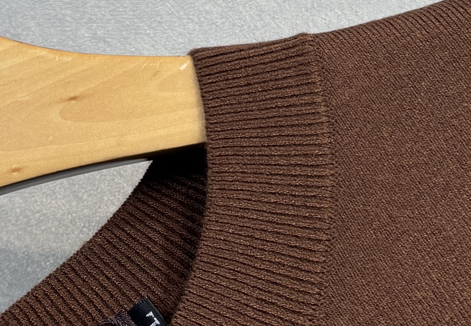 🔥lP🆕 诺悠翩雅 2025秋冬新款毛衣秋冬 高品质意大利进口面料，高密度针织，时尚百搭毛衣，帅气十足。