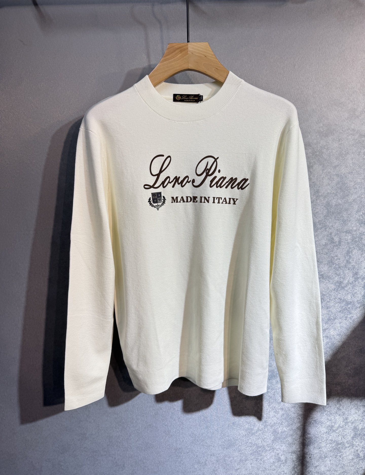 🔥lP🆕 诺悠翩雅 2025秋冬新款毛衣秋冬 高品质意大利进口面料，高密度针织，时尚百搭毛衣，帅气十足。