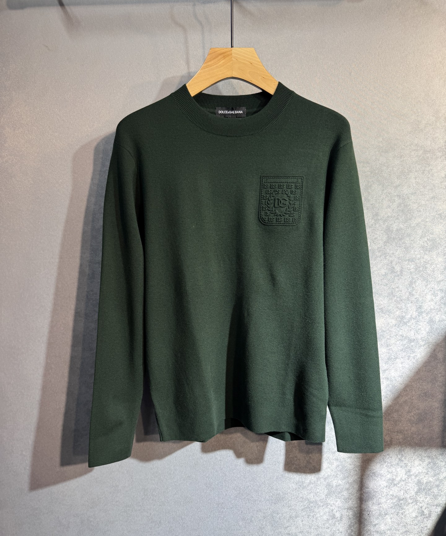 🔥D&G 杜嘉班纳 2025秋冬新款毛衣秋冬 高品质意大利进口面料，高密度针织，时尚百搭毛衣，帅气十足。