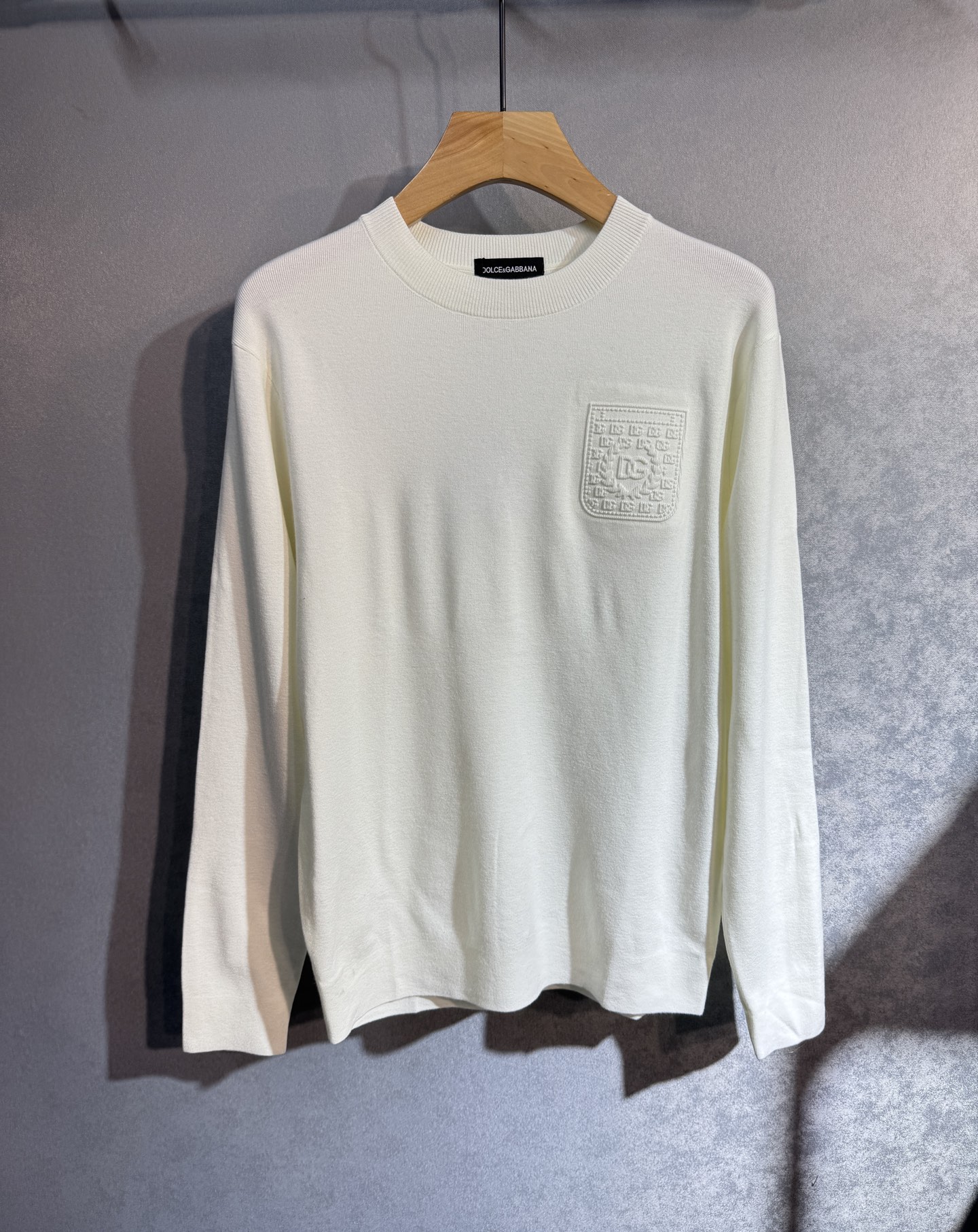 🔥D&G 杜嘉班纳 2025秋冬新款毛衣秋冬 高品质意大利进口面料，高密度针织，时尚百搭毛衣，帅气十足。